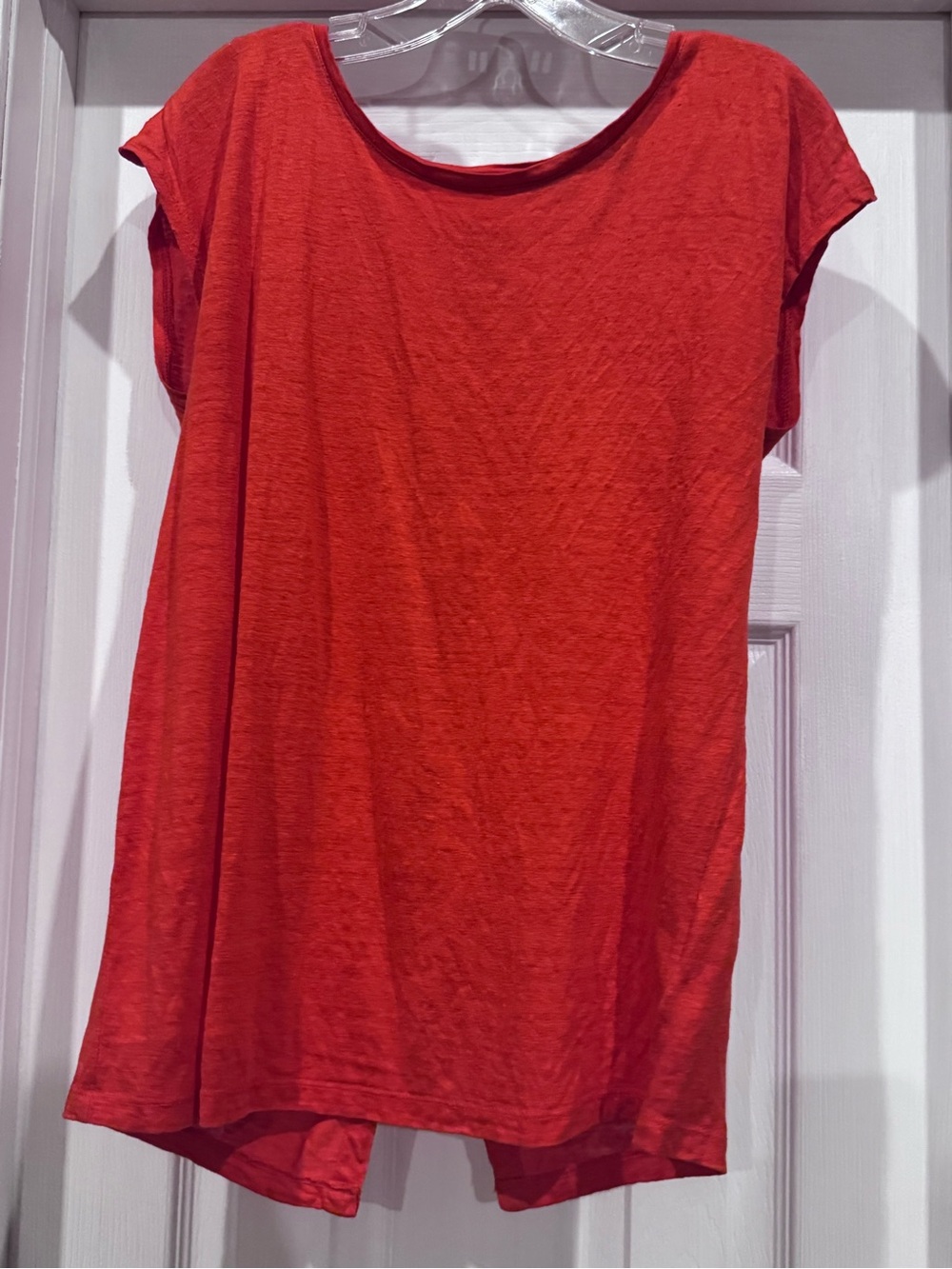 Tahari Red Short-Sleeve Crewneck Tee